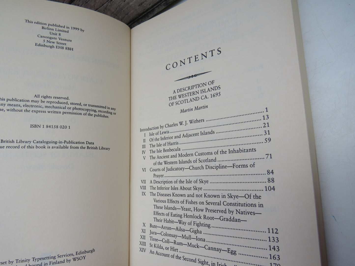 A Description Of The Western Islands of Scotland Ca 1695 and A Late Voyage To St Kilda Martin Martin Description Of The Occidental I.E. Western Islands of Scotland By Donald Monro