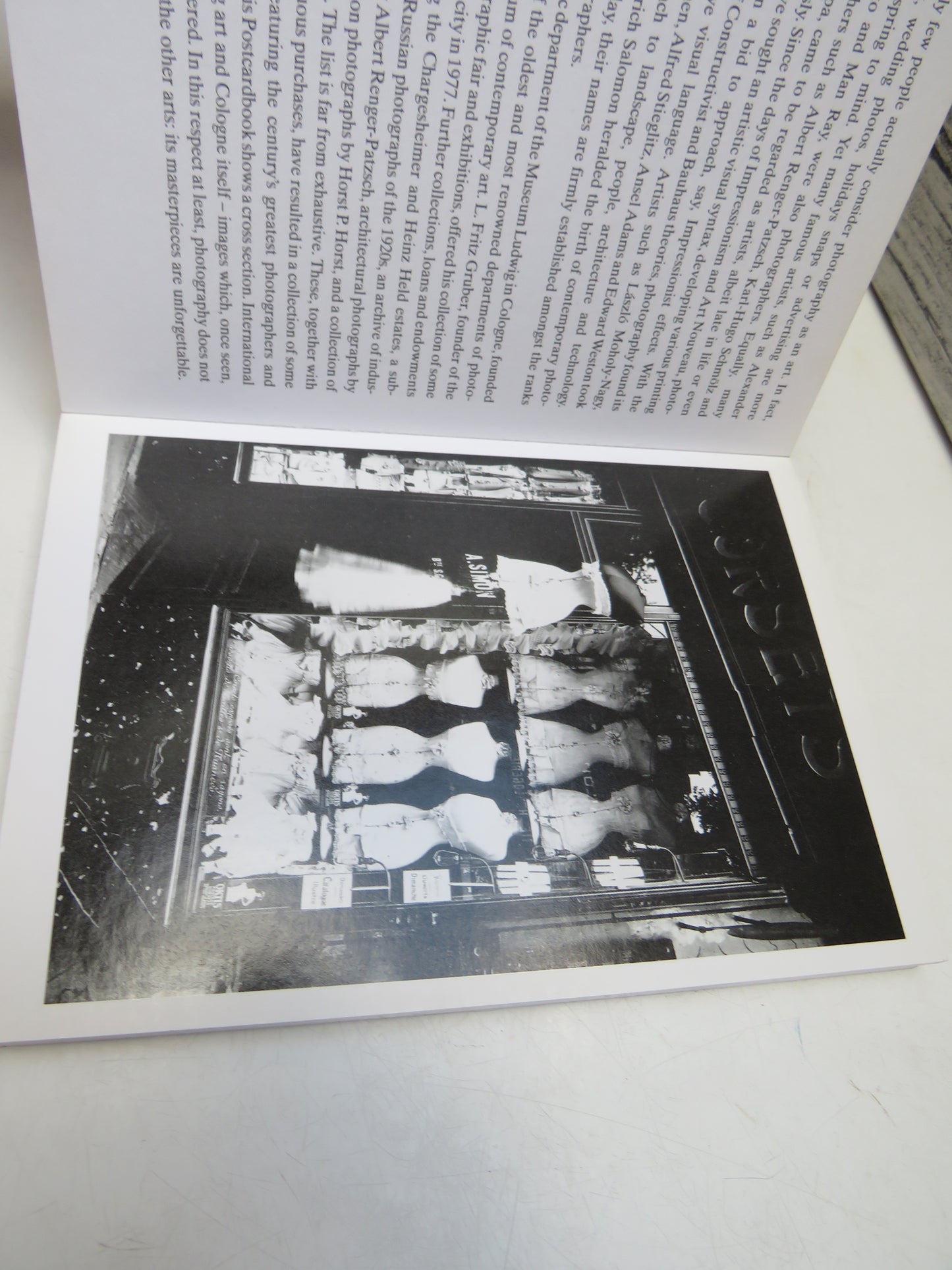 20th Century Photography, Museum Ludwig Cologne, 30 Postcards (Photography Book & Postcard Set, 1996)