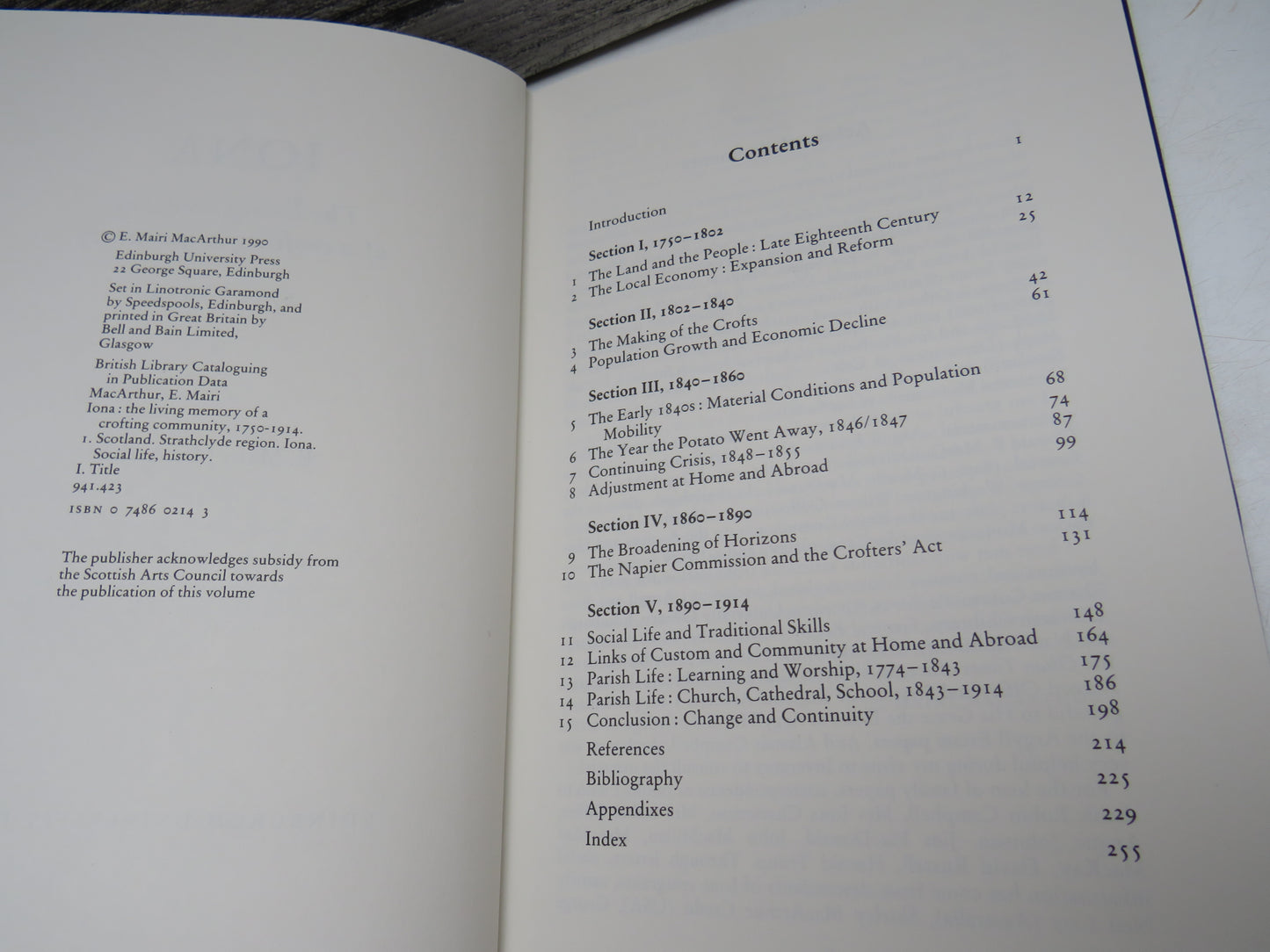 Iona The Living Memory of a Crofting Community 1750 - 1914 By E. Mairi MacArthur 1990