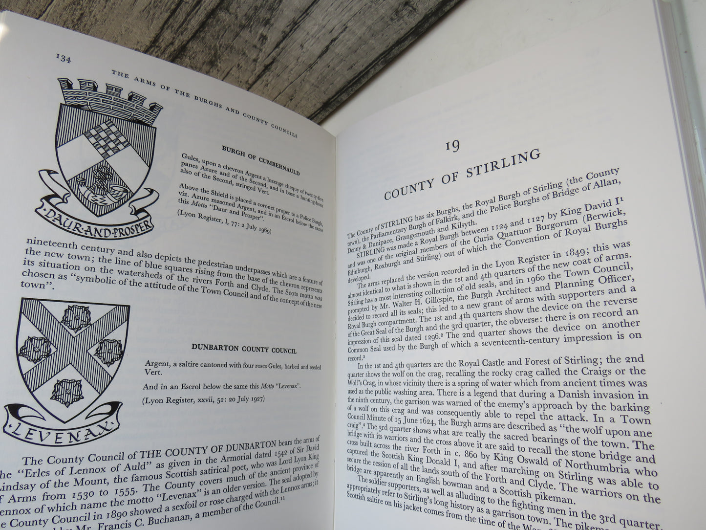 Scottish Burgh and County Heraldry By R. M. Urquhart 1973
