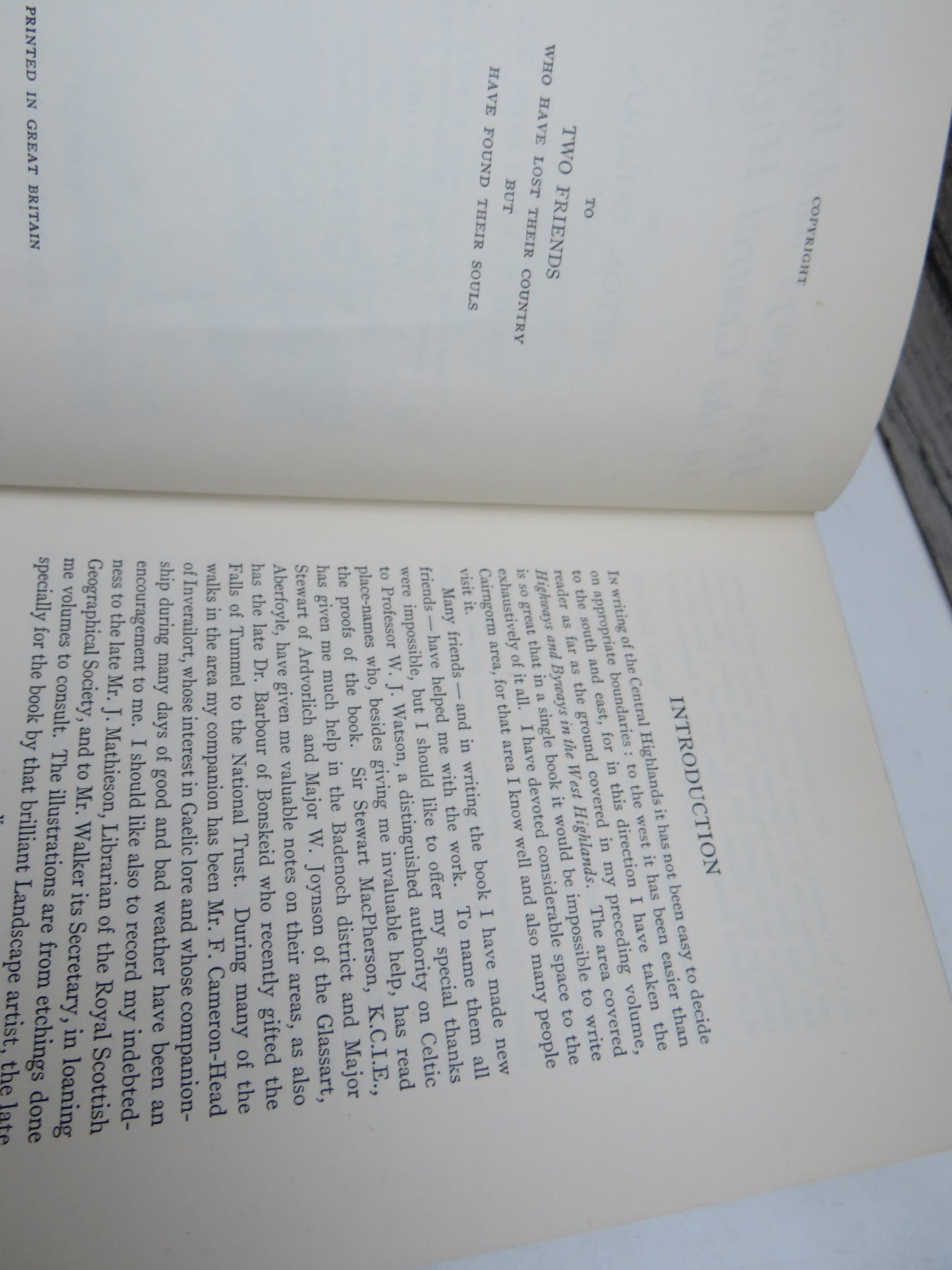 Highways and Byways in the Central Highlands by Seton Gordon (Travel & Exploration Book, 1948)