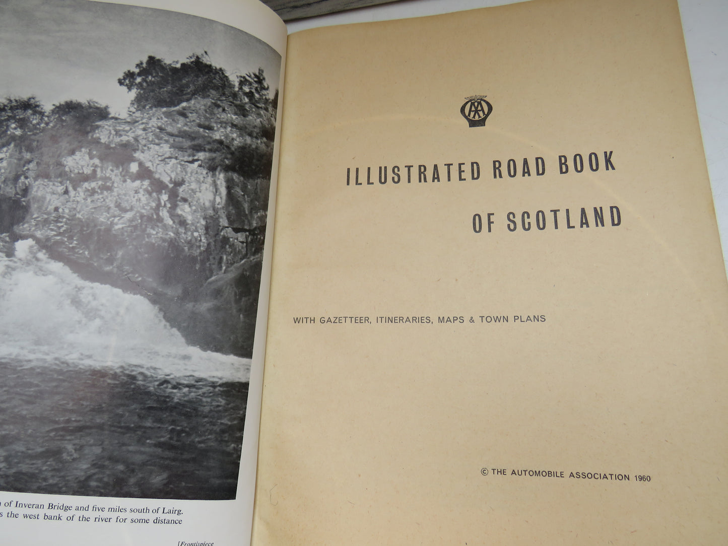 Illustrated Road Book of Scotland With Gazetteer, Itineraries, Maps & Town Plans 1960
