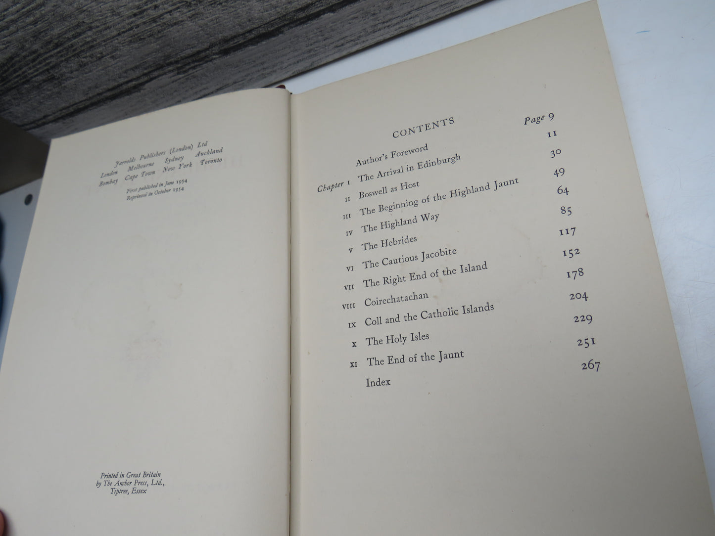 The Highland Jaunt A Study of James Boswell and Samuel Johnson Upon Their Highland and Hebridean Tour of 1773 By Moray McLaren 1954