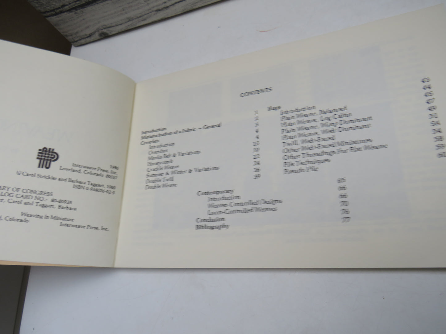 Weaving In Miniature By Carol Strickler & Barbara Taggart 1980