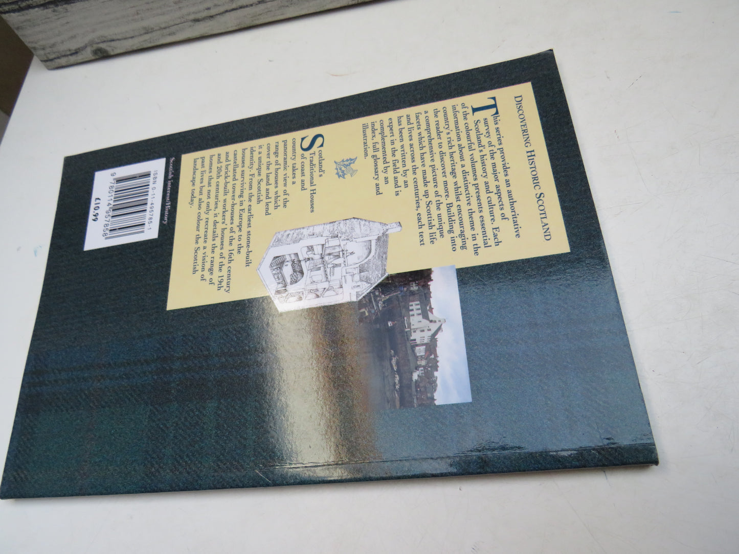 Scotland's Traditional Houses From Cottage To Tower-House By Elizabeth Beaton 1997