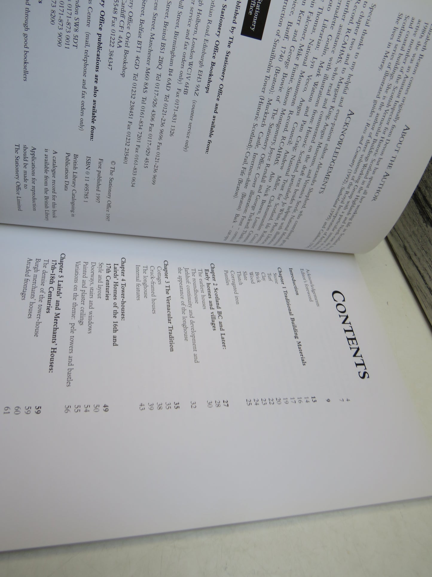 Scotland's Traditional Houses From Cottage To Tower-House By Elizabeth Beaton 1997