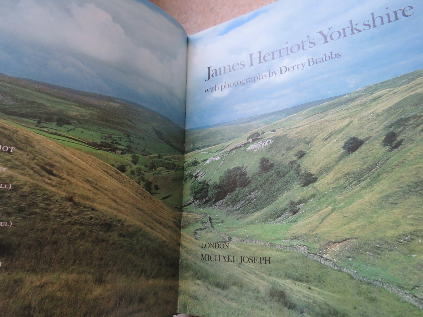 James Herriot's Yorkshire With Photographs By Derry Brabbs 1979