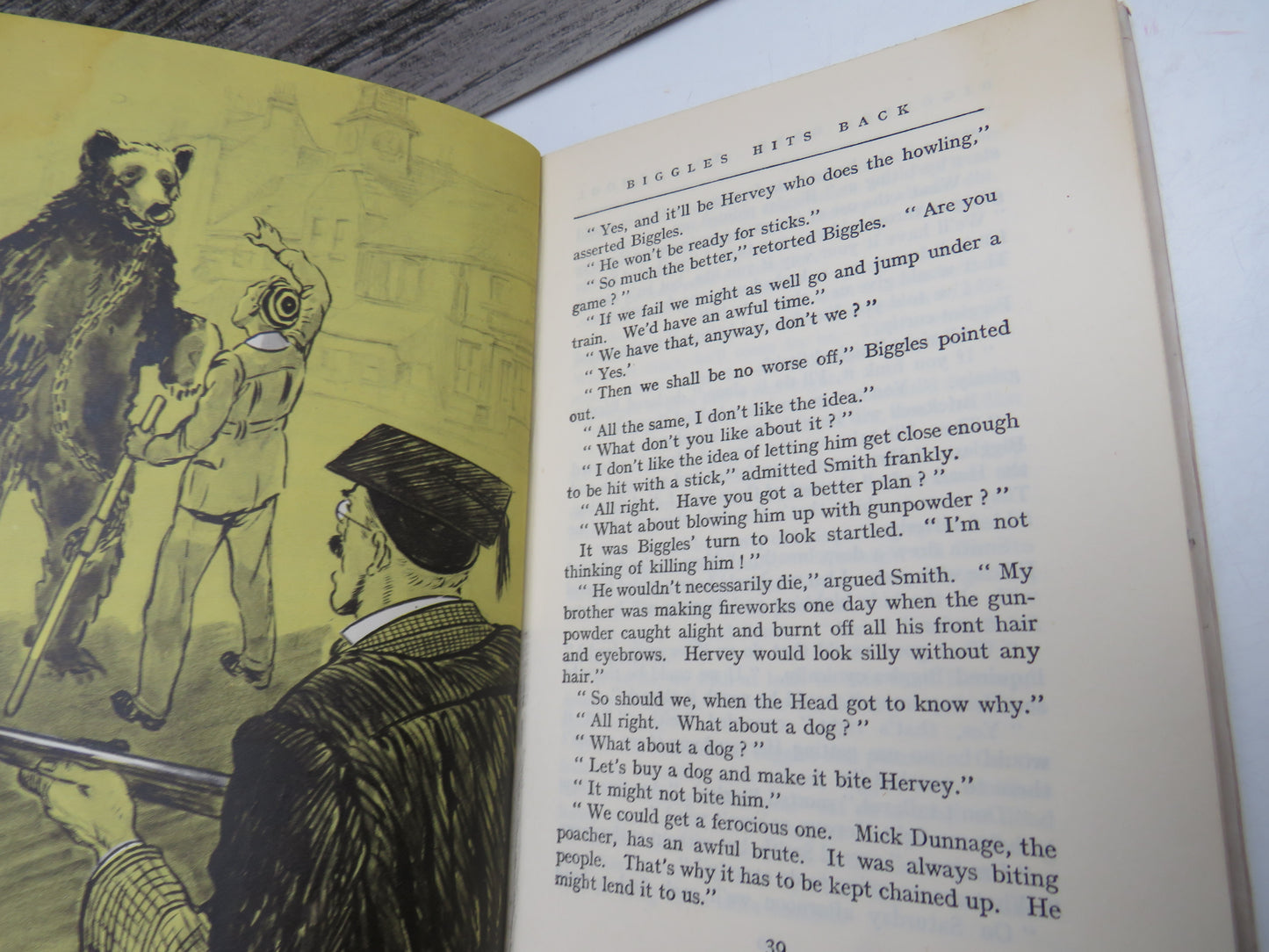 Biggles Goes To School The Story of Biggles Early Life and School Days By Captain W. E. Johns 1951
