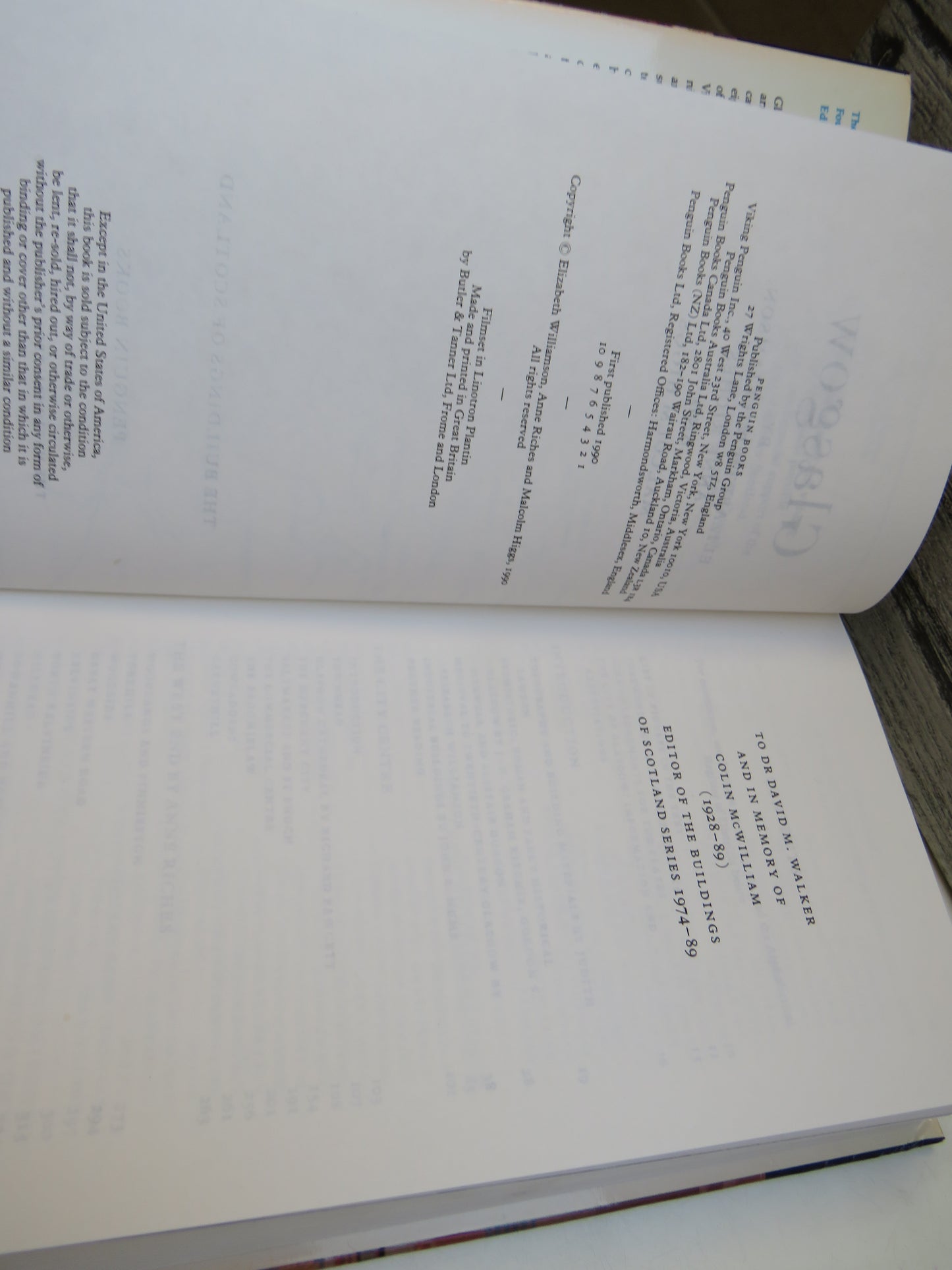 The Buildings of Scotland Glasgow By Elizabeth Williamson, Anne Riches and Malcolm Higgs The Buildings of Scotland 1990