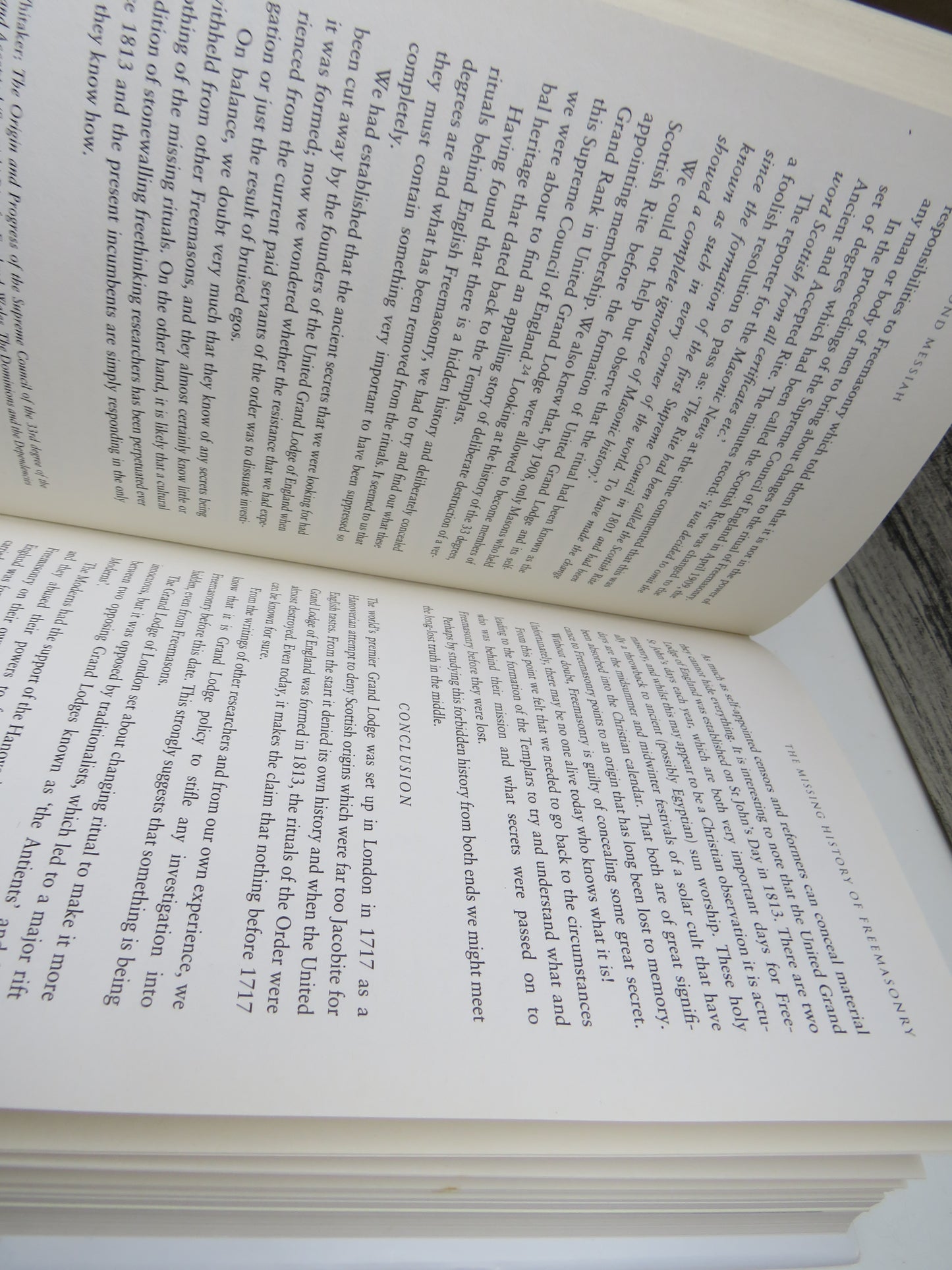 The Second Messiah Templars, The Turin Shroud and the Great Secret of Freemasonry By Christopher Knight and Robert Lomas 1997