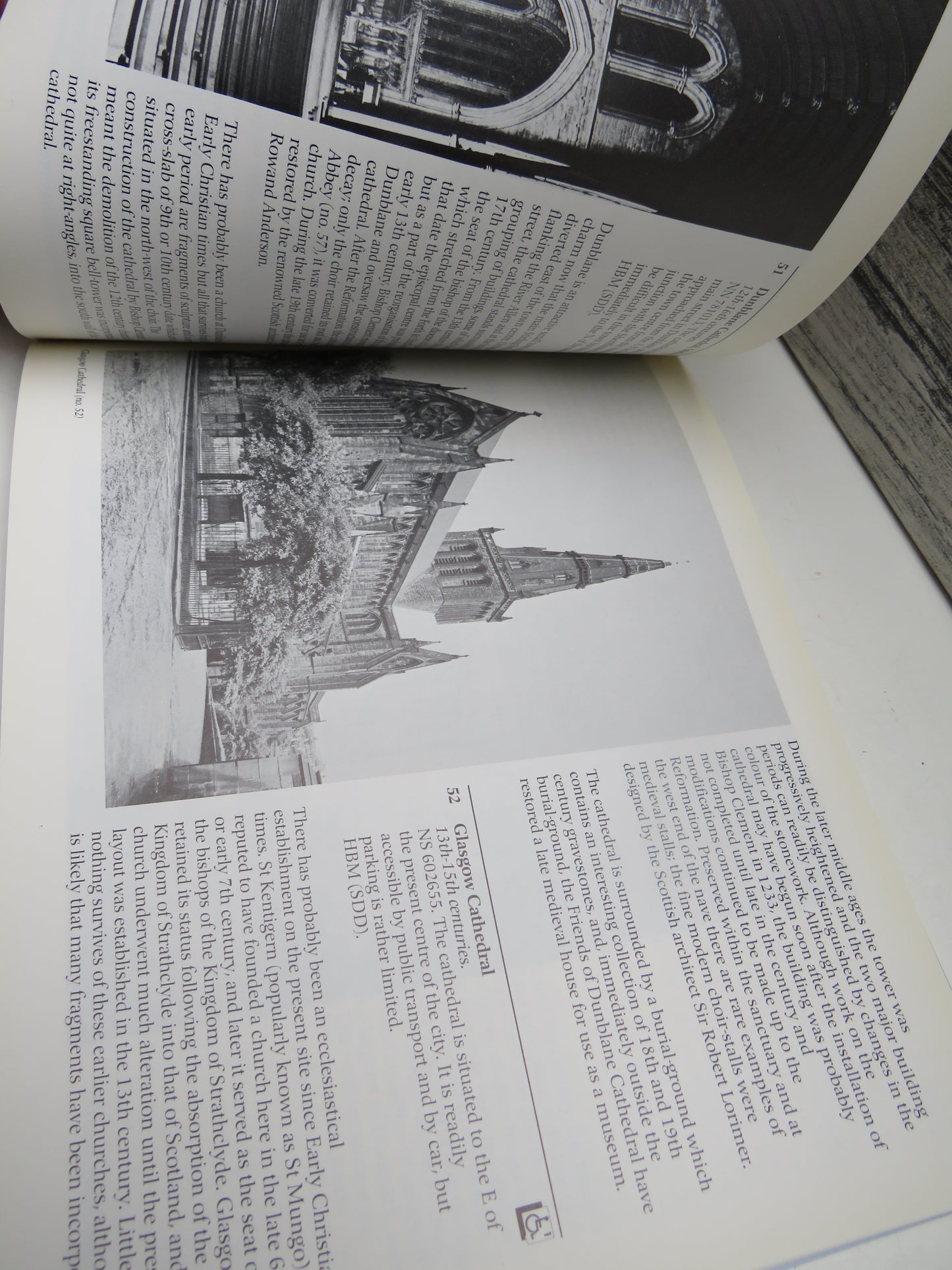 Exploring Scotland's Heritage The Clyde Estuary and Central Region By J B Stevenson 1985