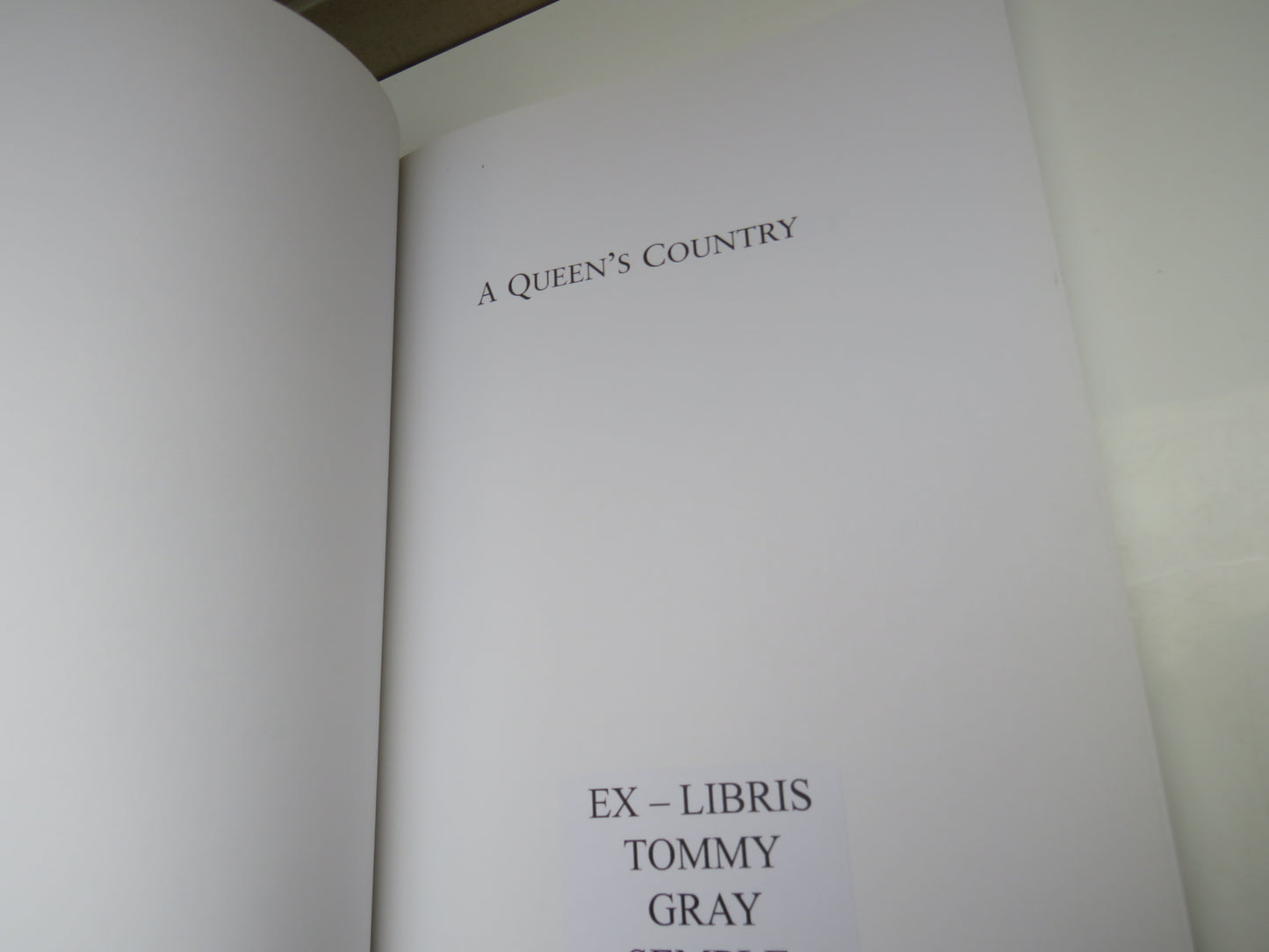 A Queen's Country by Robert Smith, 2000