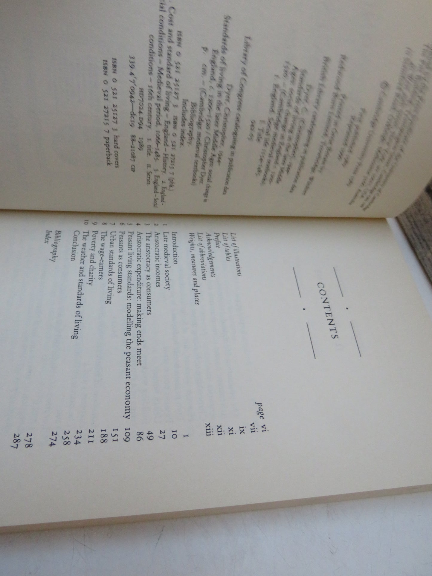 Standards of Living In The Later Middle Ages Social Change In England C.1200-1520 By Christopher Dyer 1990