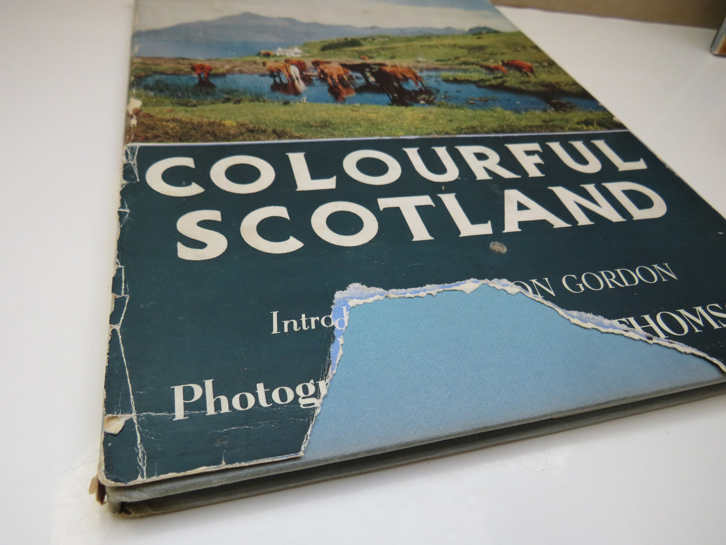 Colourful Scotland Photographed by William S. Thomson and Introduced by Seton Gordon, 1956