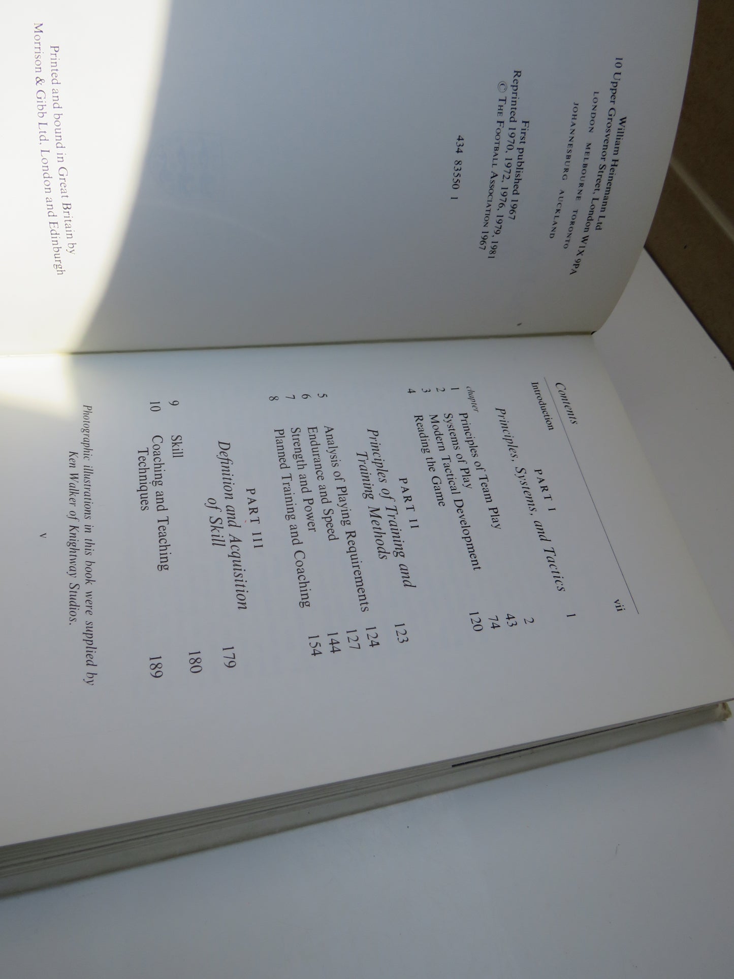 The F.A. Guide To Training and Coaching By Allen Wade 1981