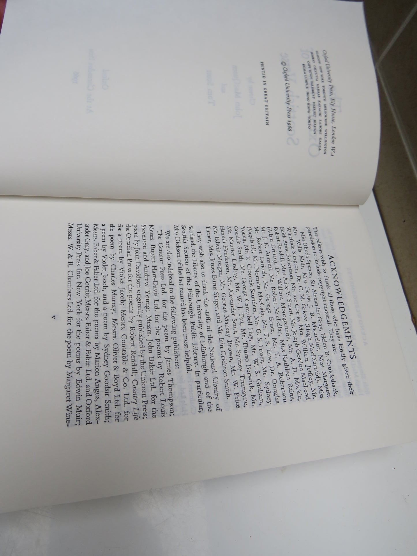 The Oxford Book of Scottish Verse Chosen By John MacQueen and Tom Scott 1966