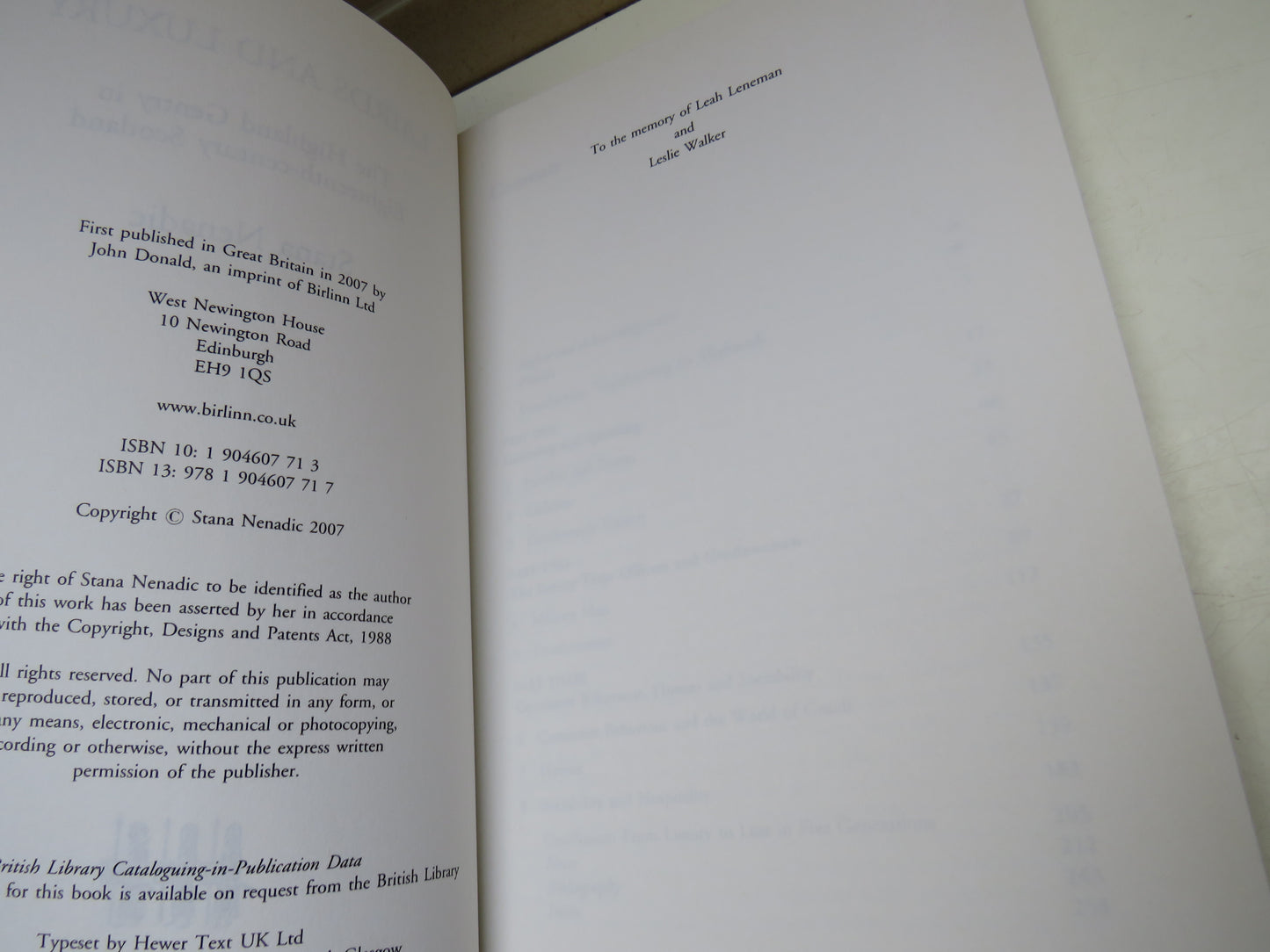 Lairds and Luxury The Highland Gentry In Eighteenth-Century Scotland By Stana Nenadic 2007