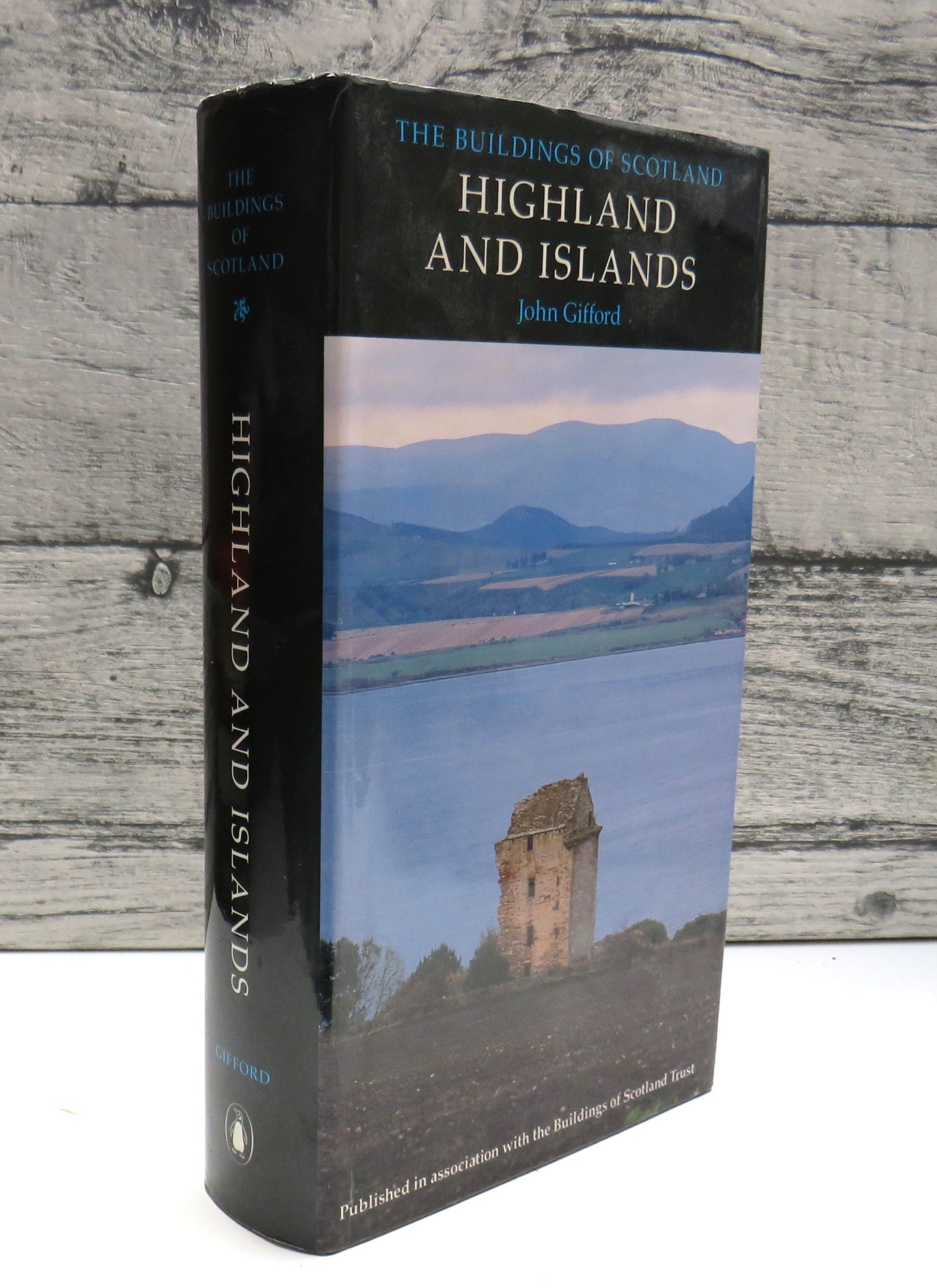 Highland and Islands By John Gifford The Buildings of Scotland 1992