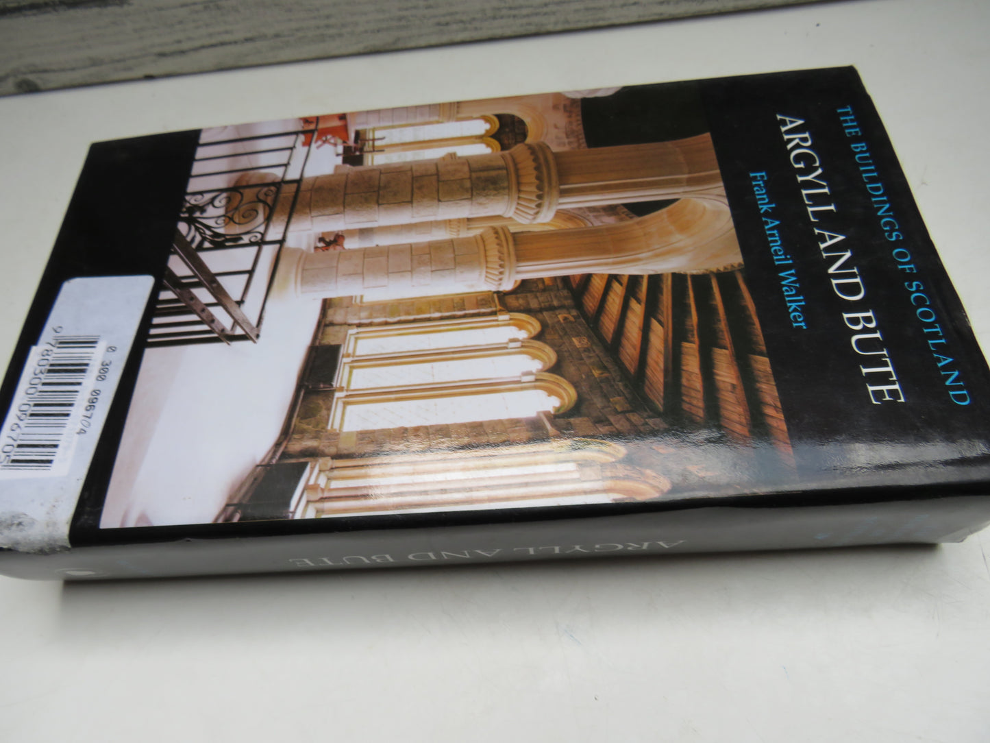 Argyll and Bute By Frank Arneil Walker The Buildings of Scotland 2000