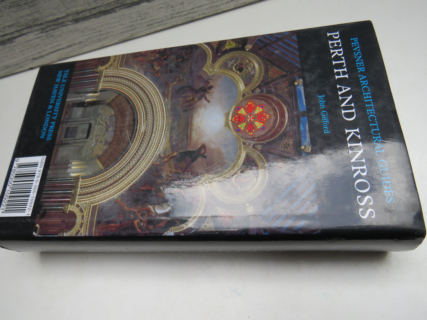 Perth and Kinross By John Gifford The Buildings of Scotland 2007