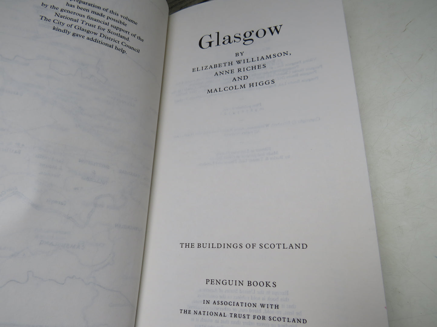 Glasgow By Elizabeth Williamson, Anne Riches and Malcolm Higgs The Buildings of Scotland 1990