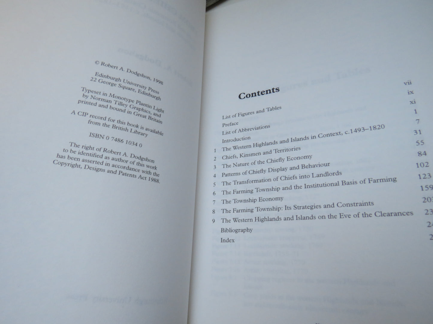 From Chiefs To Landlords Social and Economic Change In The Western Highlands and Islands, C.1493-1820 By Robert A. Dodgshon 1998