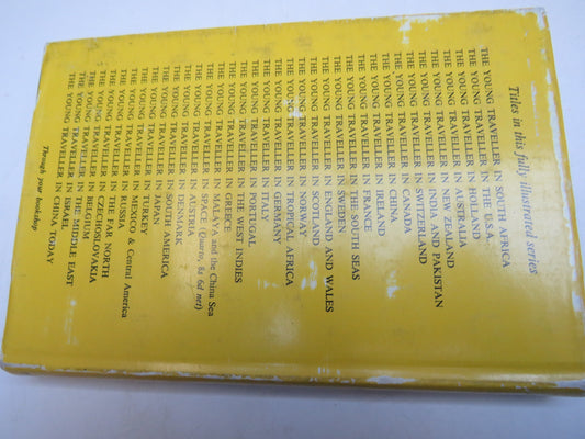 The Young Traveller In China Today By James Bertram 1961