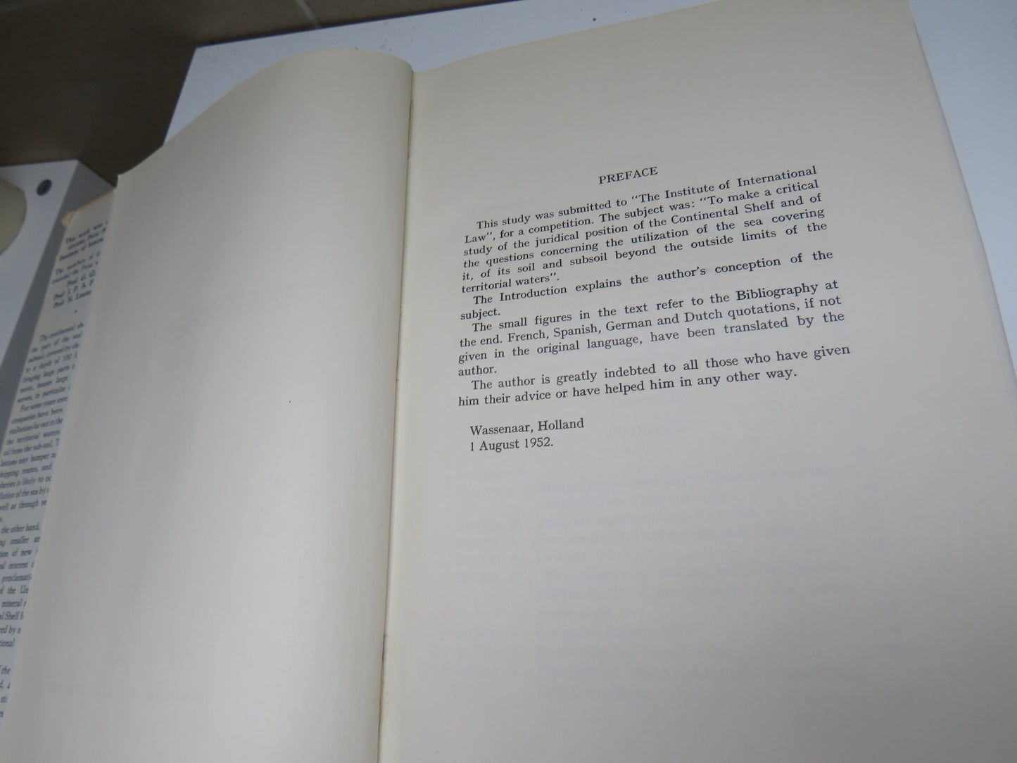 The Continental Shelf By M. W. Mouton 1952