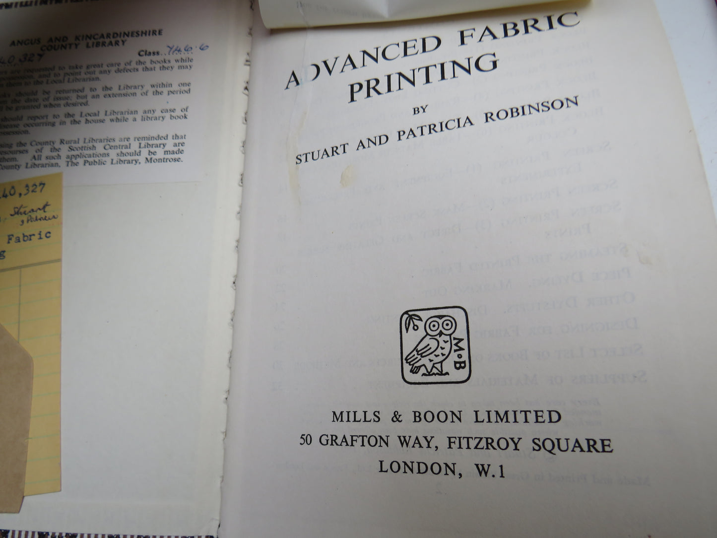 Advanced Fabric Printing By Stuart and Patricia Robinson 1962