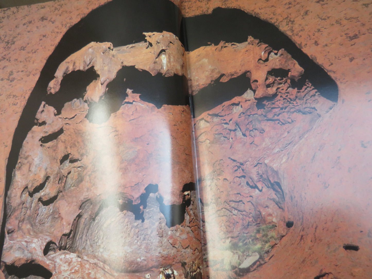 From Alice to Ocean, Alone Across the Outback, 1992