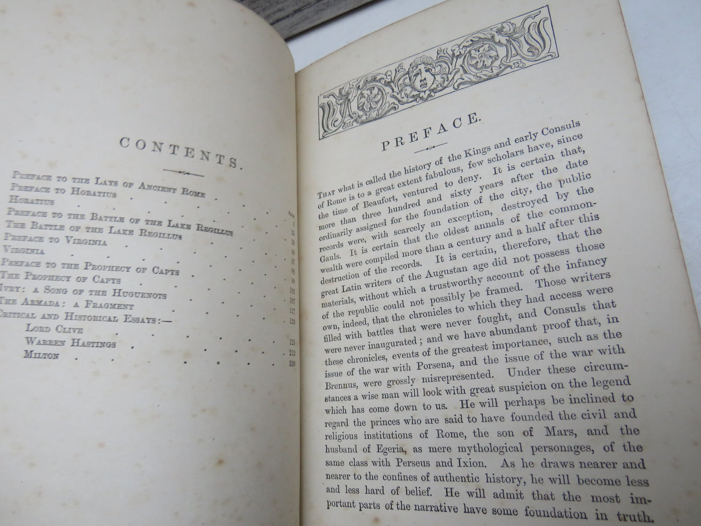 Macaulay's The Lays of Ancient Rome, With Selections from the Essays, Vintage Poetry Book