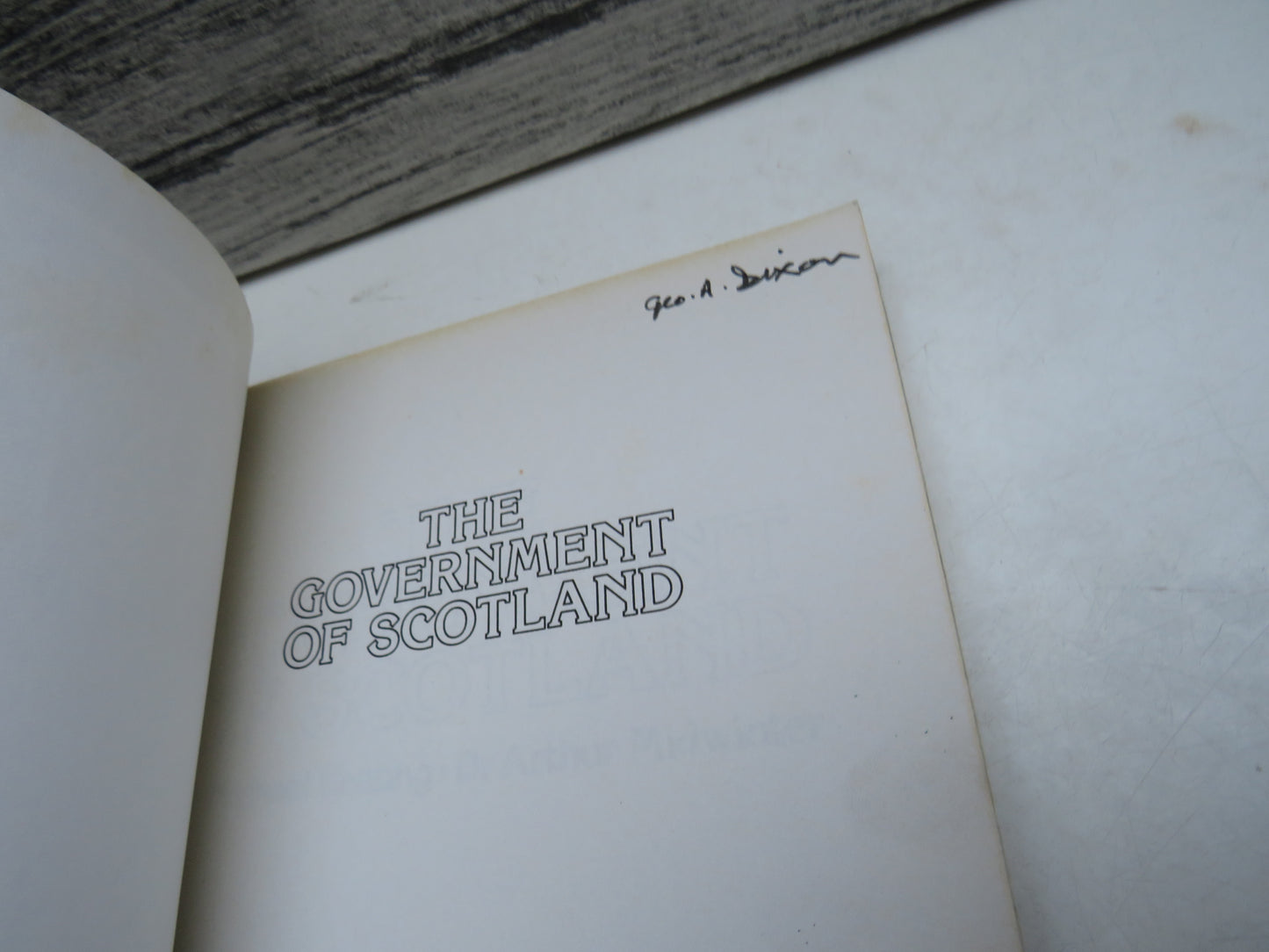 The Government of Scotland By Dr Michael Keating. Dr Arthur Midwinter 1983