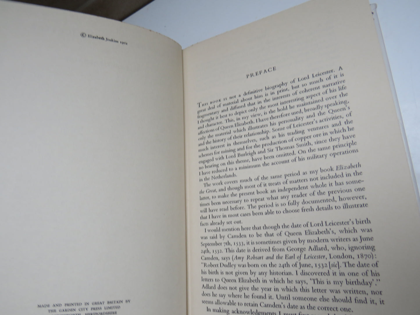 Elizabeth and Leicester by Elizabeth Jenkins, 1961