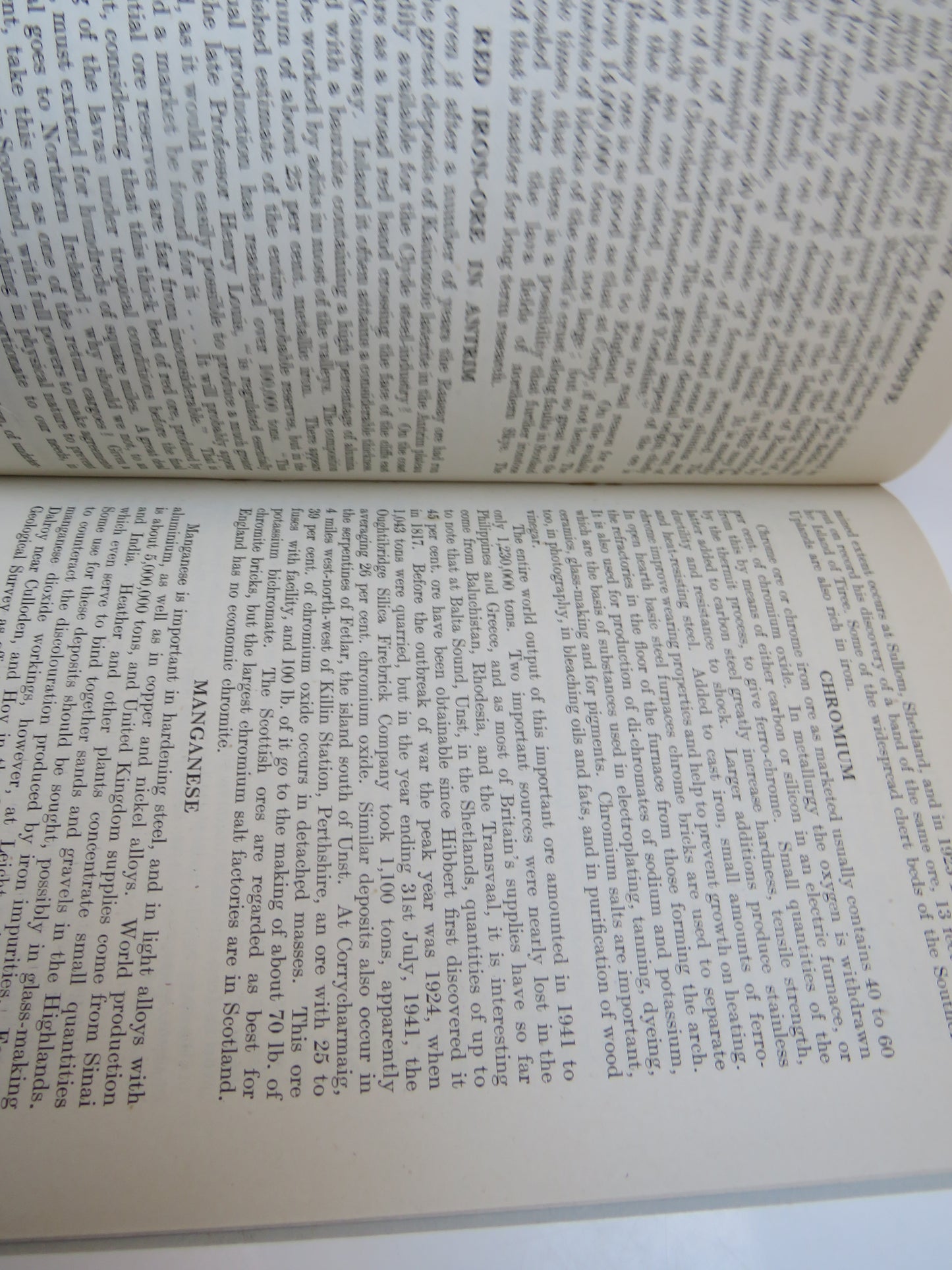 Scotland : A Wealthy Country By Archie Lamont 1945