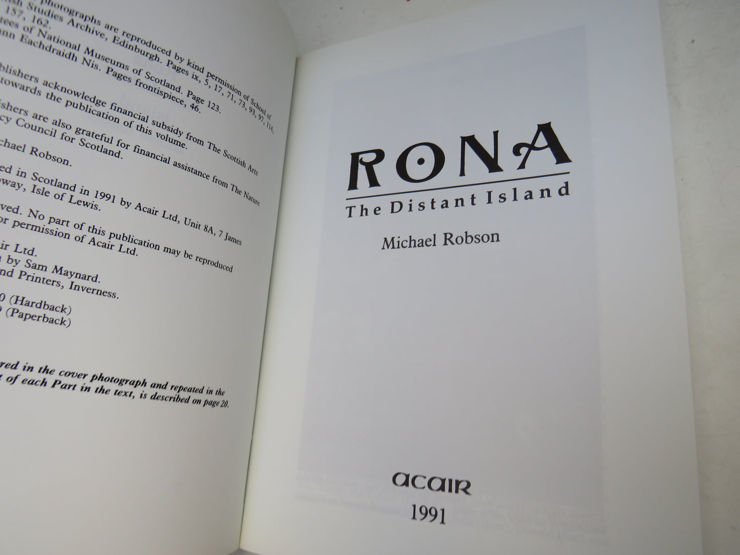Rona The Distant Island By Michael Robson 1991