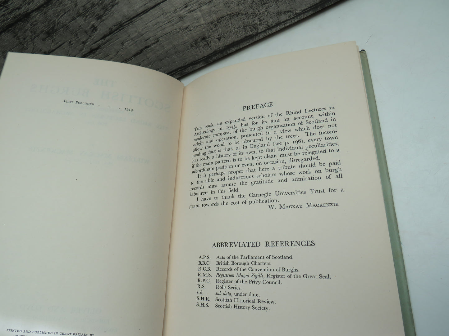 The Scottish Burghs An Expanded Version Of The Rhind Lectures In Archaeology For 1945 By William Mackay Mackenzie 1949