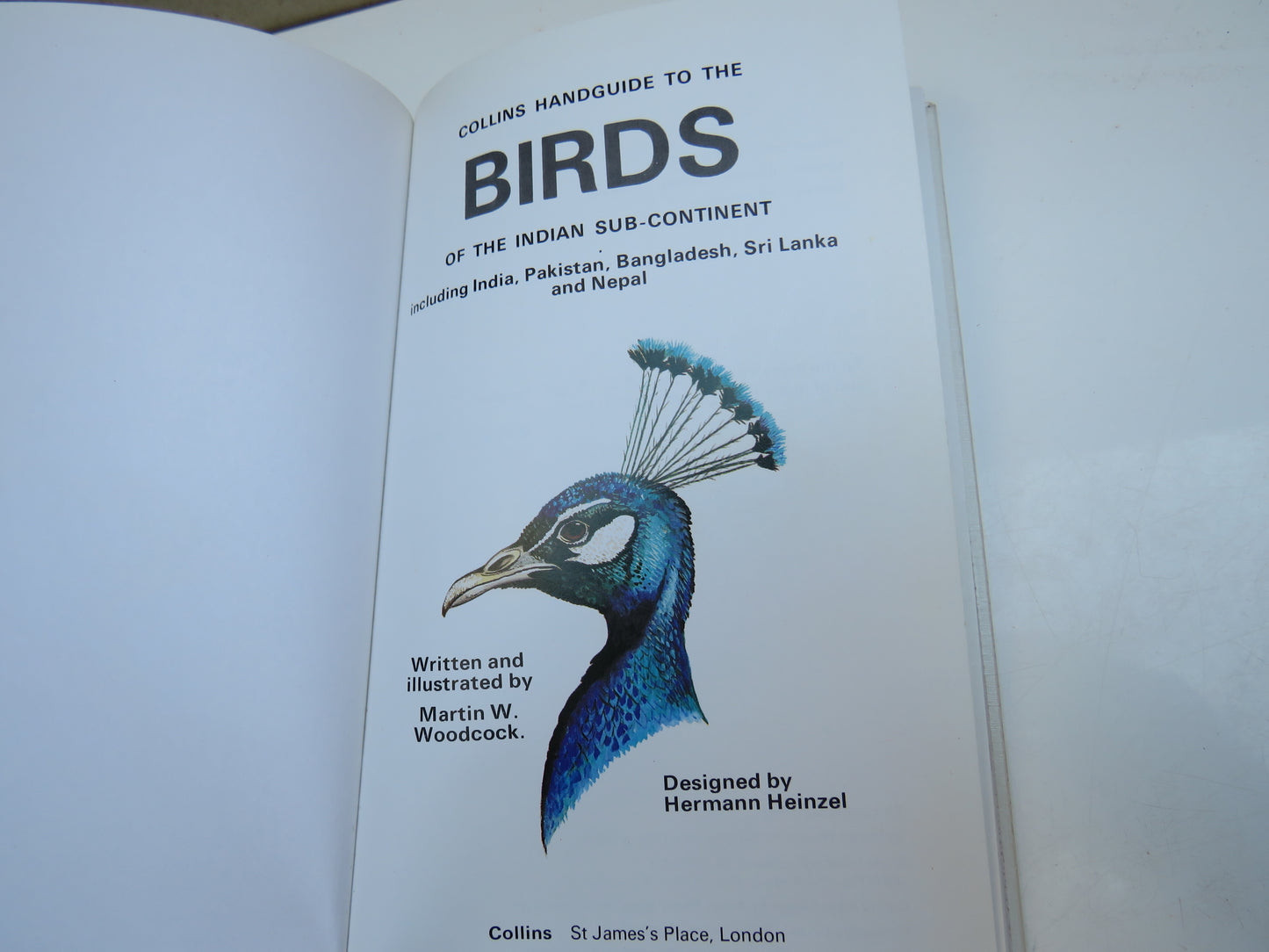 Collins Handguide To The Birds of the Indian Sub-Continent 1980