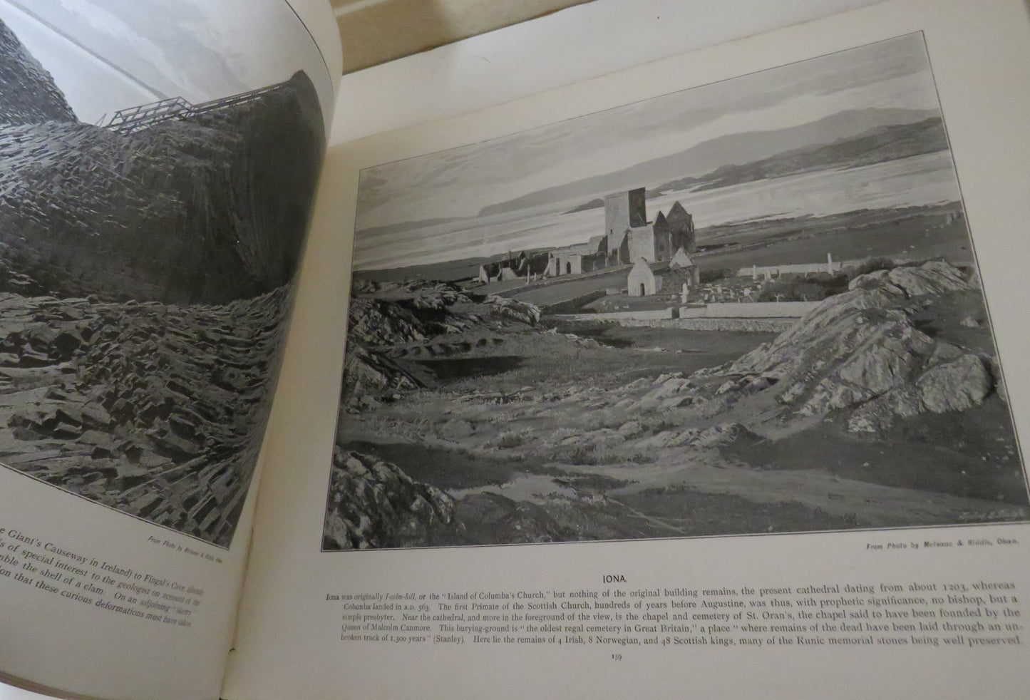 Pictorial Scotland and Ireland, Containing Upwards of Three Hundred and Twenty Copyright Illustrations
