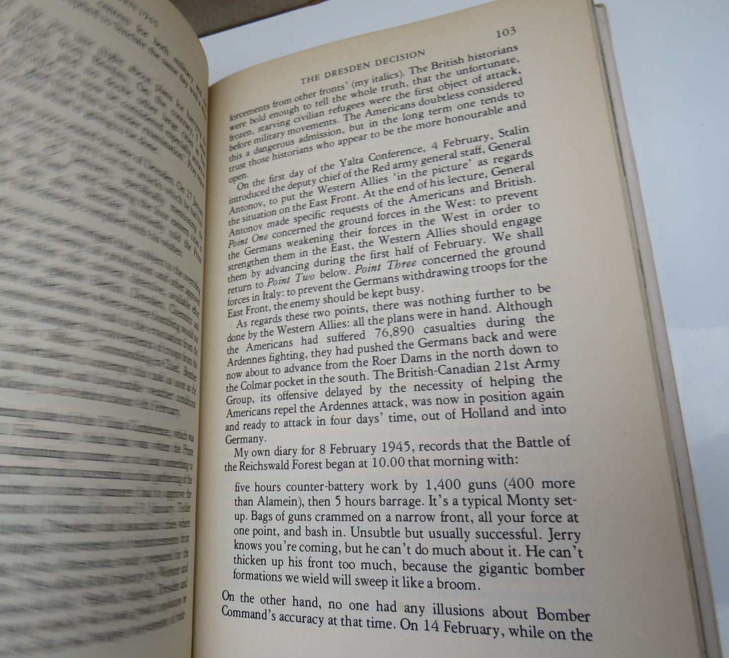 Dresden 1945 : The Devil's Tinderbox By Alexander McKee 1982