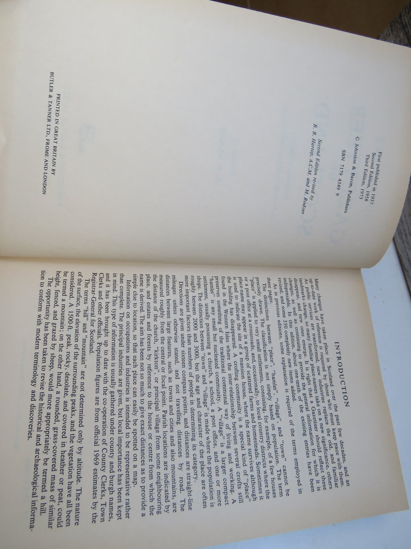 Johnston's Gazetteer of Scotland Including A Glossary of the Most Common Gaelic Names Revised By R.W. Munro 1973