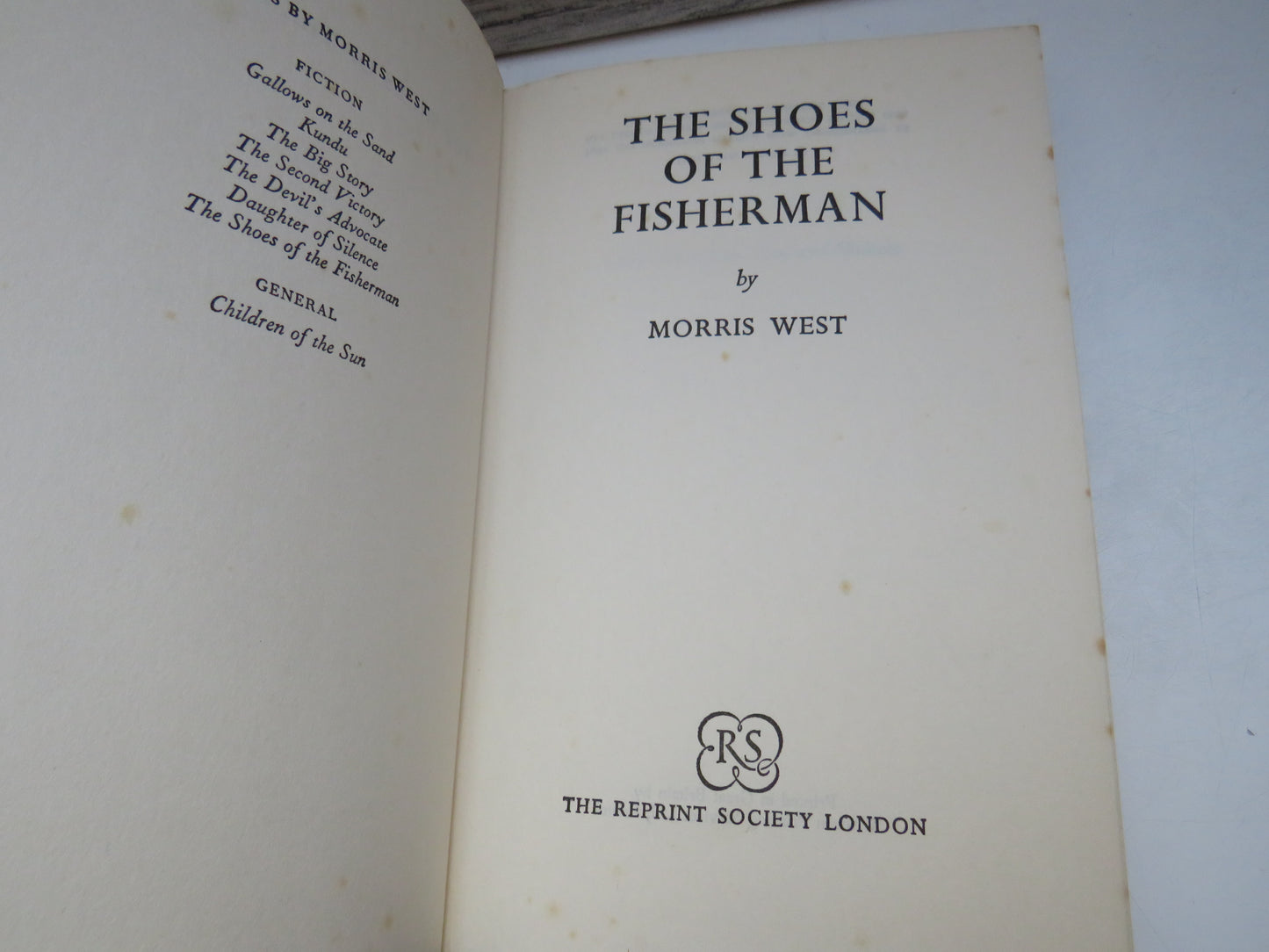 The Shoes of the Fisherman By Morris West 1964