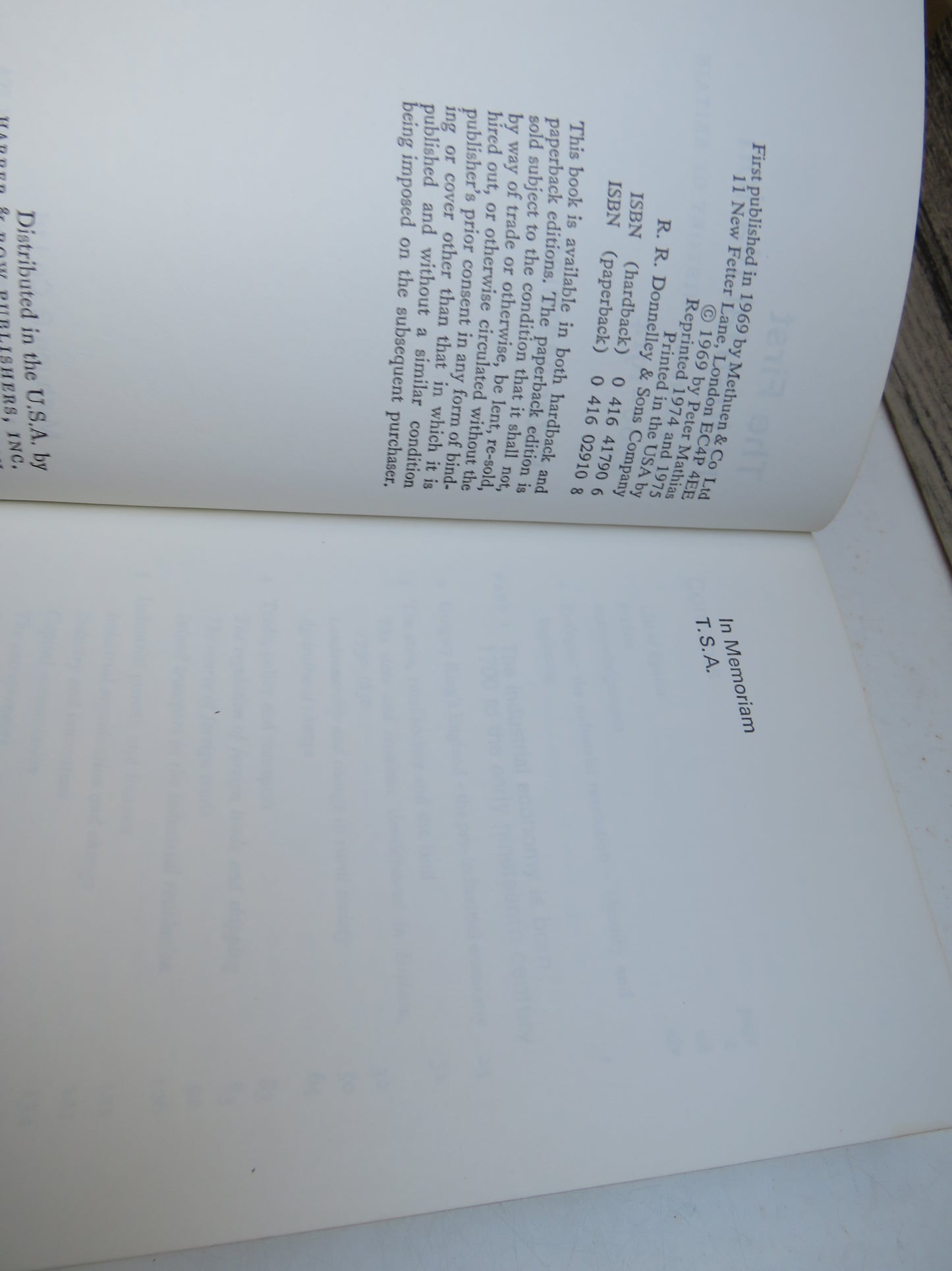 The First Industrial Nation An Economic History of Britain 1700-1914 By Peter Mathias 1975