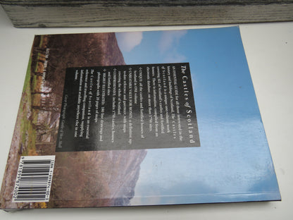 The Castles of Scotland By Martin Coventry 1995