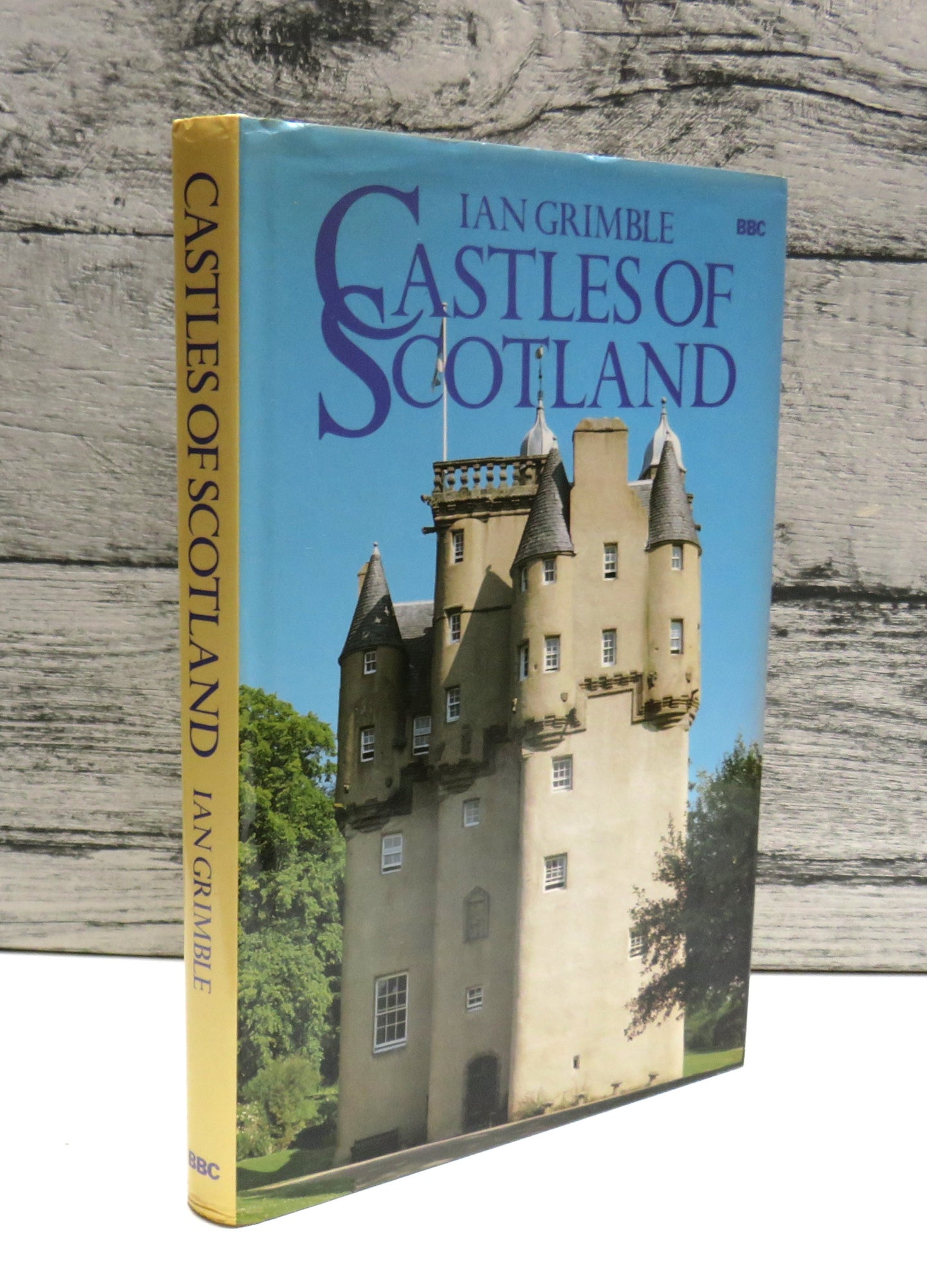 Castles of Scotland By Ian Grimble 1987