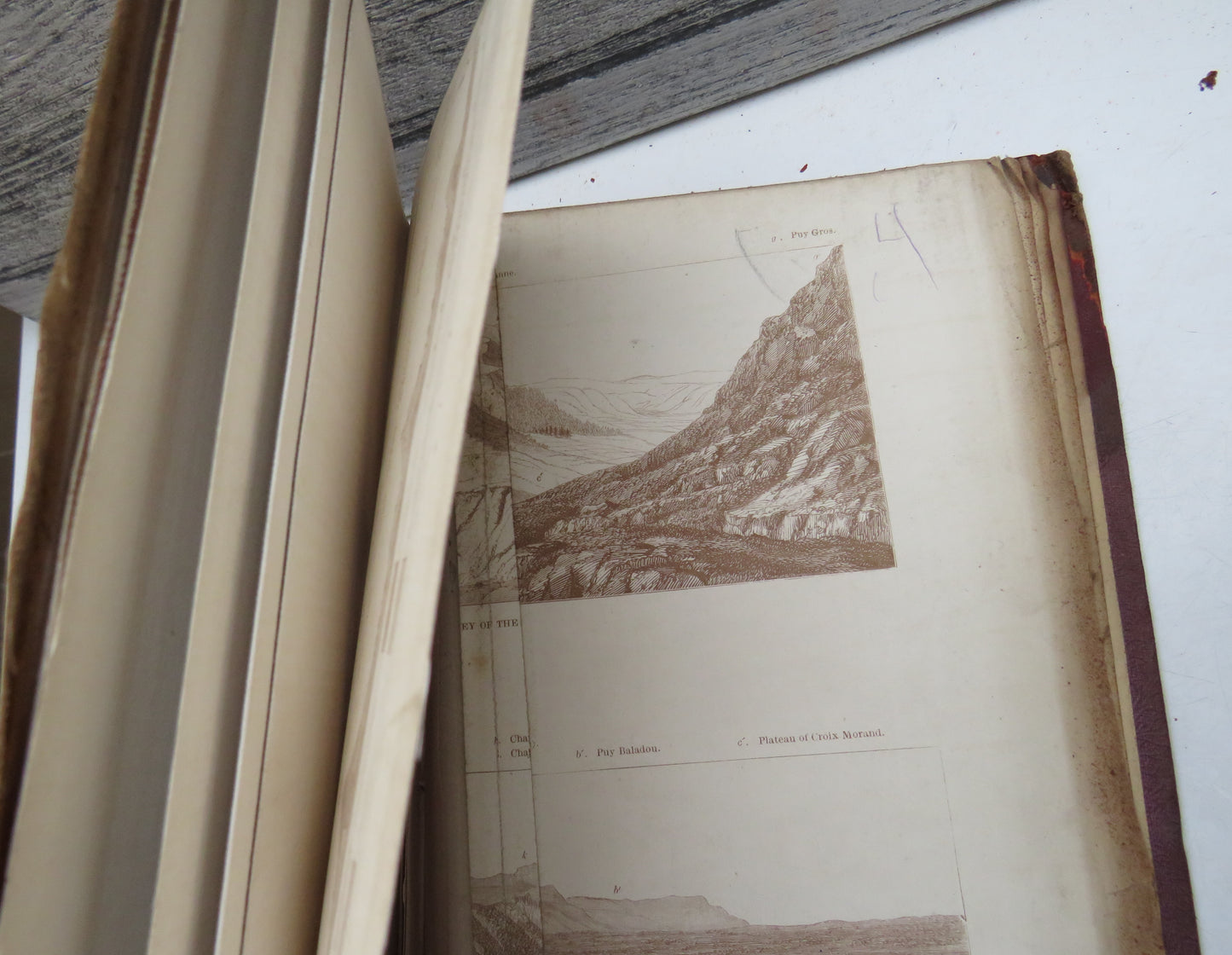The Geology and Extinct Volcanos of Central France By G. Poulett Scrope 1858