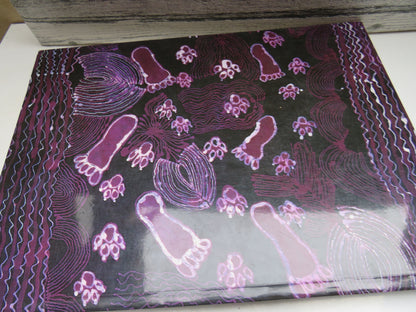 Utopia, A Picture Story by Anne Marie Brody, 1990, with 88 silk batiks from The Robert Holmes a Cour book image 2