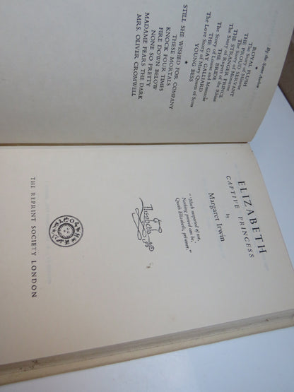 Elizabeth. Captive Princess by Margaret Irwin, 1950 book image 4