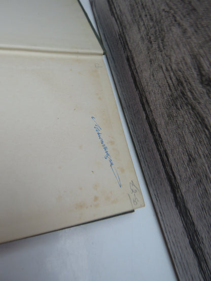 The Traveller's Eye by Dorothy Carrington, 1947 book image 3