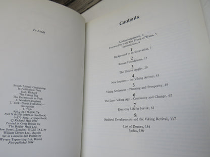 The Viking Dig, The Excavations at York by Richard Hall (Archaeology Book, 1984) book image 4