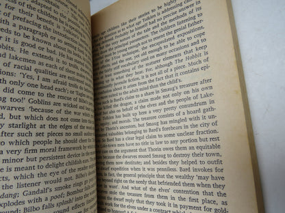 Master of Middle-Earth The Achievement of J.R.R. Tolkien In Fiction By Paul Kocher 1974 book image 5